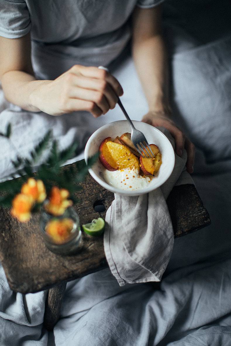 Baked fruits with yoghurt, simple yet not ordinary