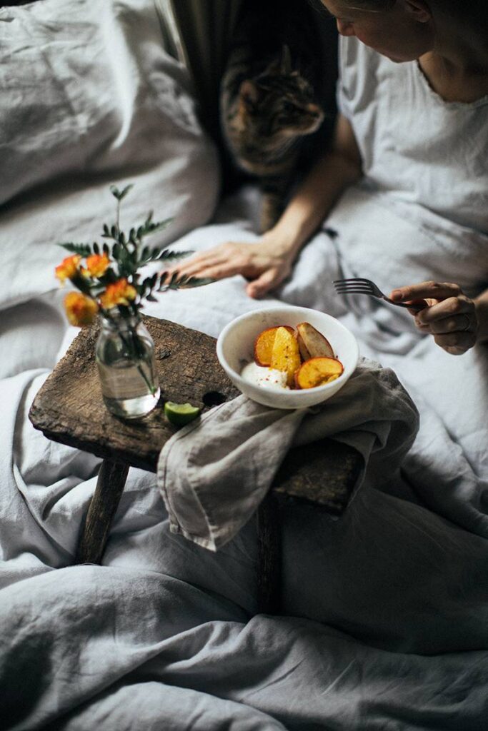 Baked fruits with yoghurt, simple yet not ordinary